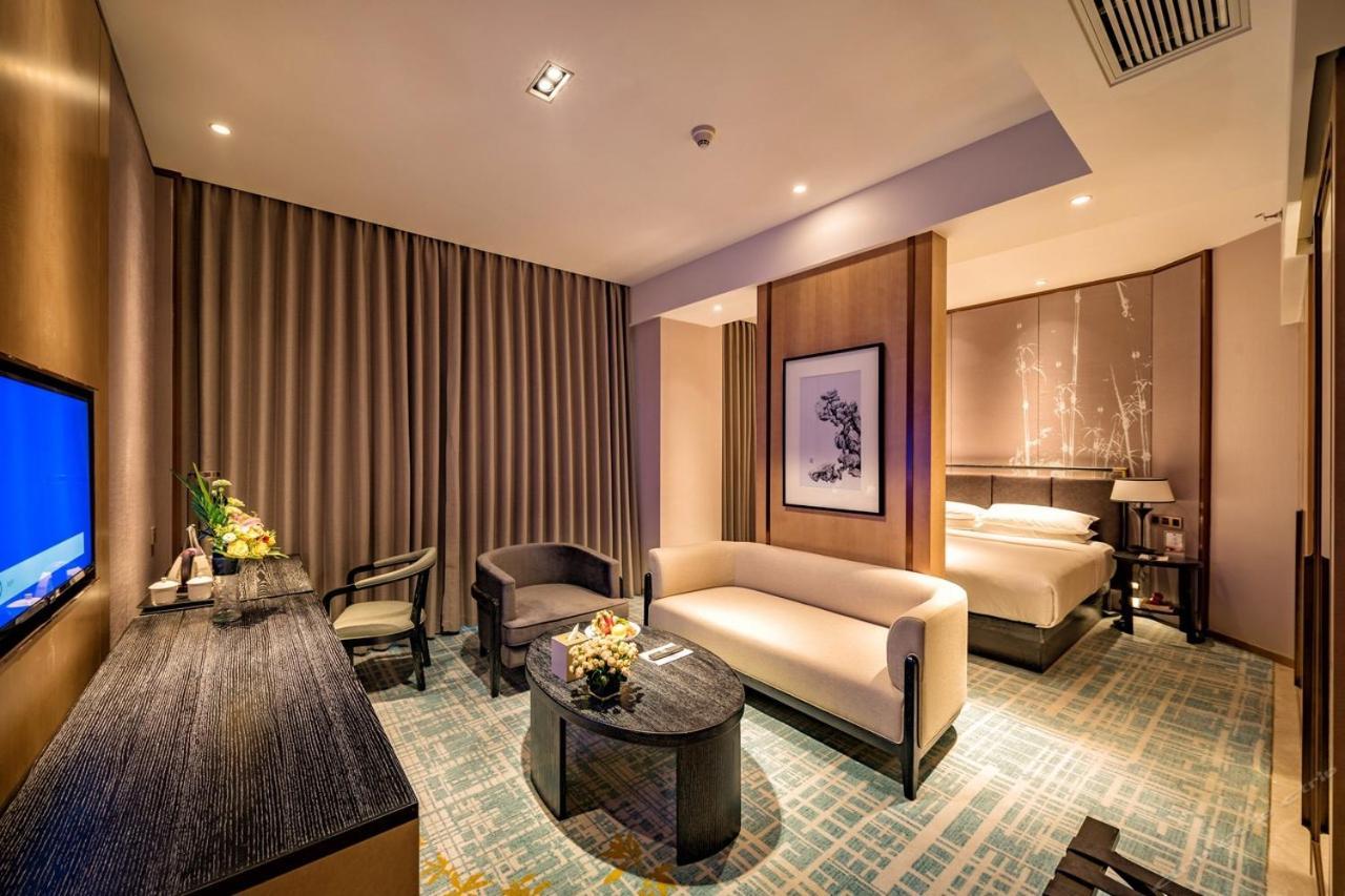 Courtyard By Marriott Yangzhou Hotel Exterior photo