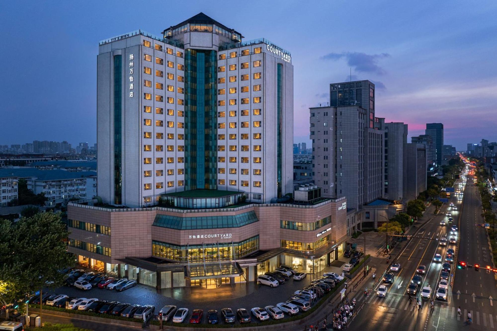 Courtyard By Marriott Yangzhou Hotel Exterior photo